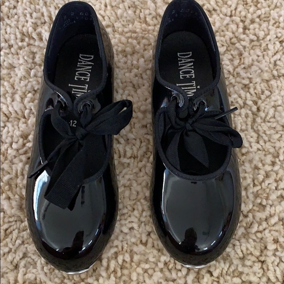 Girls tap shoes - Picture 3 of 4